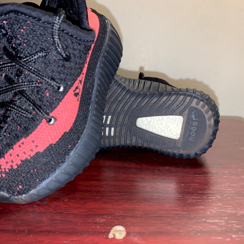 Classic addidas yeezy boost 350 v2 black red